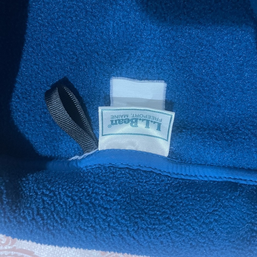 L.L vest - Picture 2 of 2